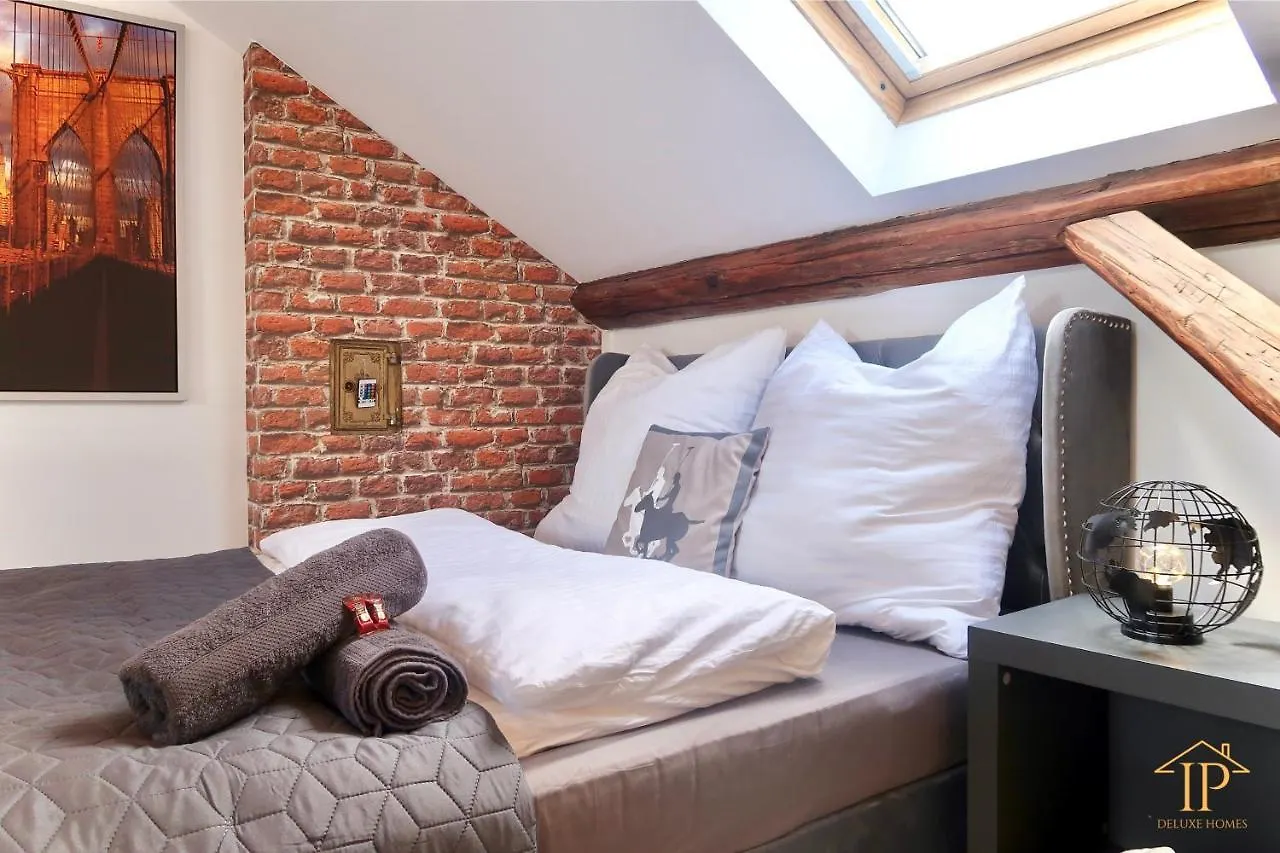 Gemuetliche, Zentrale Und Schoene Loft Wohnung Im Dachgeschoss バンベルク アパート